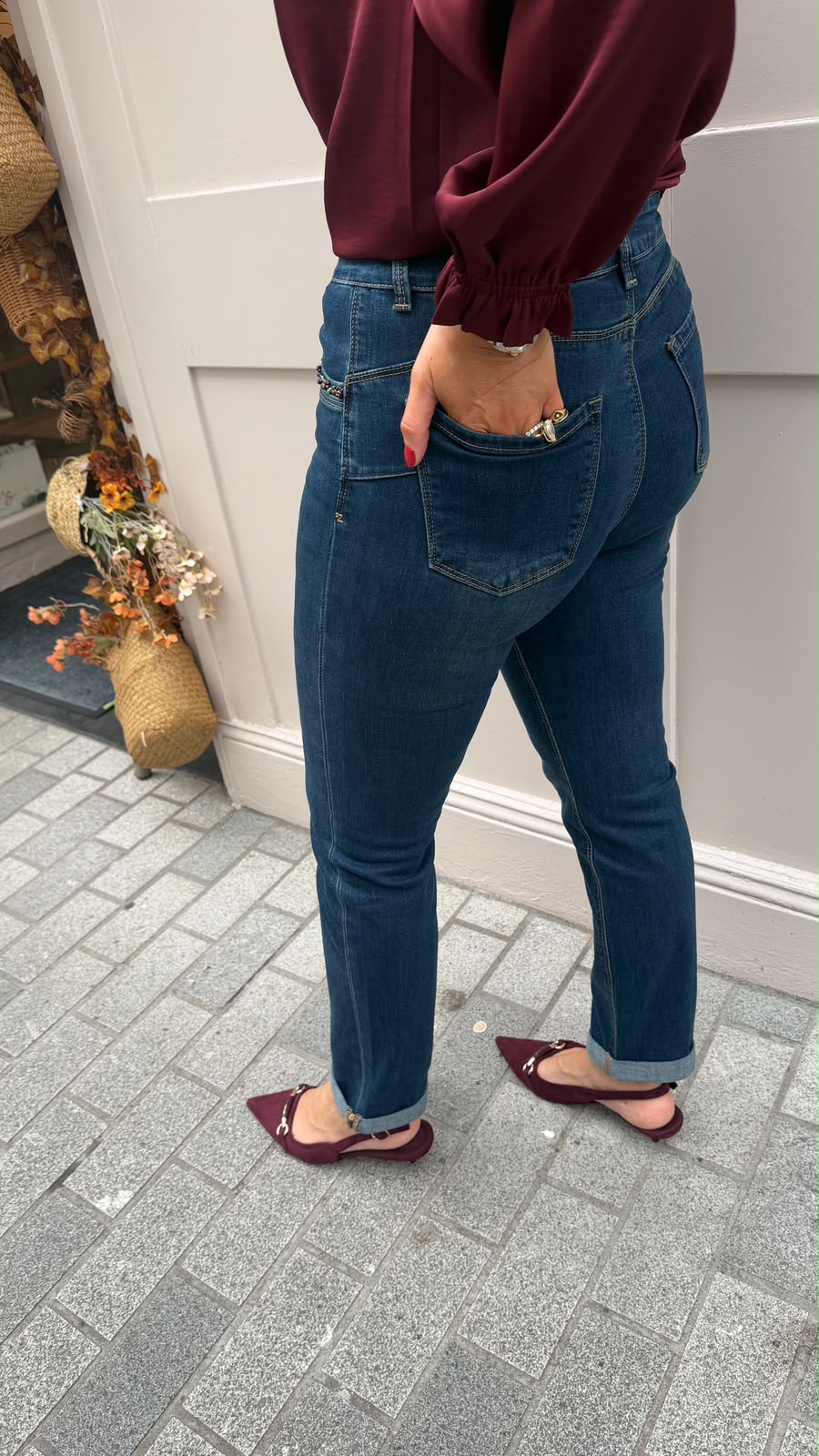 Kate Straight-Leg Jeans - Lily's Boutique
