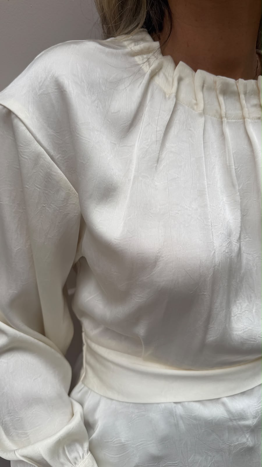 Edel Ivory Blouse - Lily's Boutique