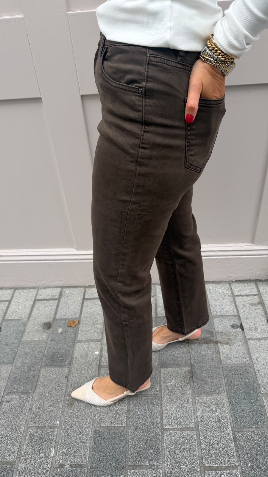 Aine Straight-Leg Jeans - Lily's Boutique