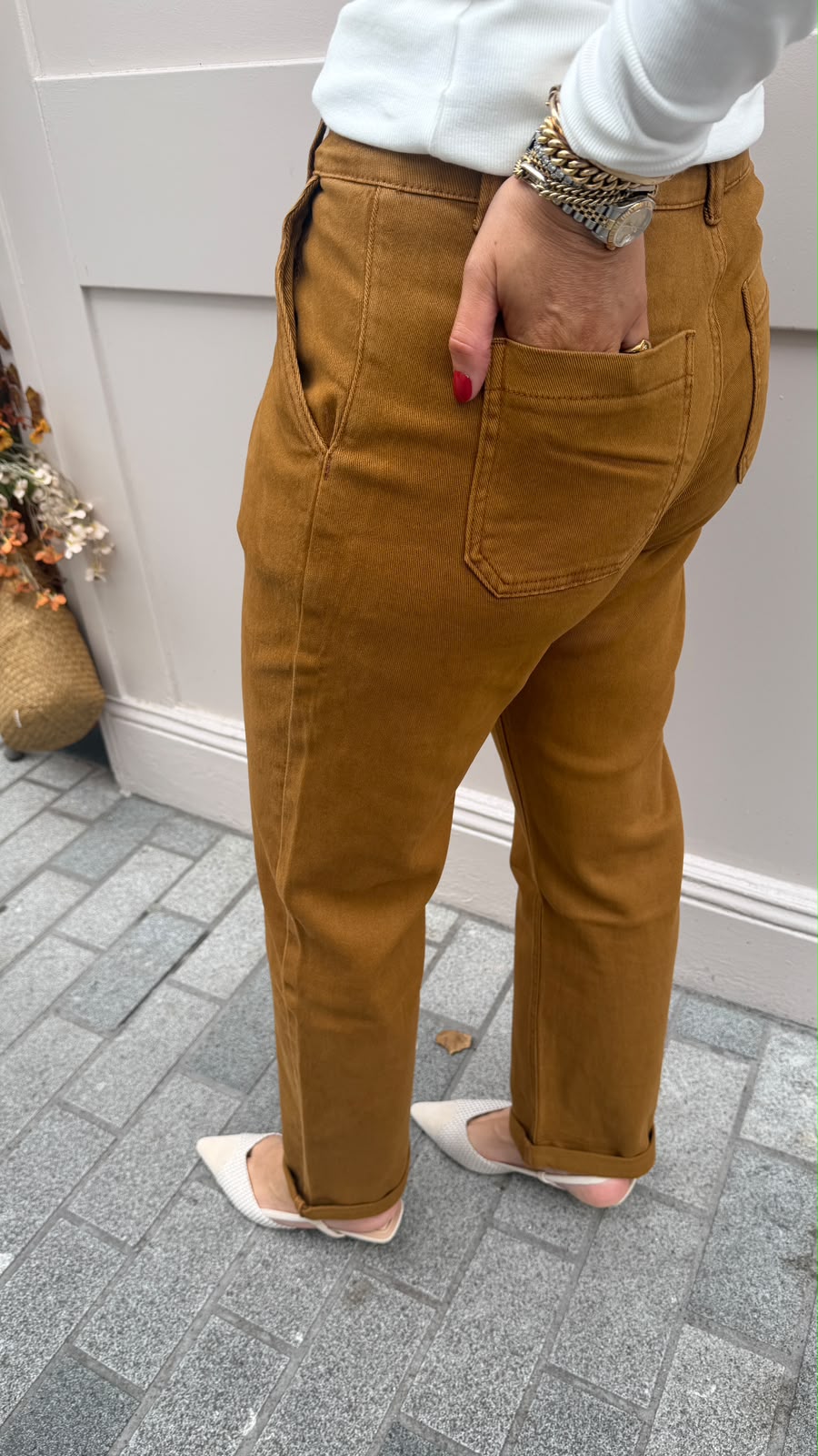 Cora Mom Fit Jeans - Lily's Boutique
