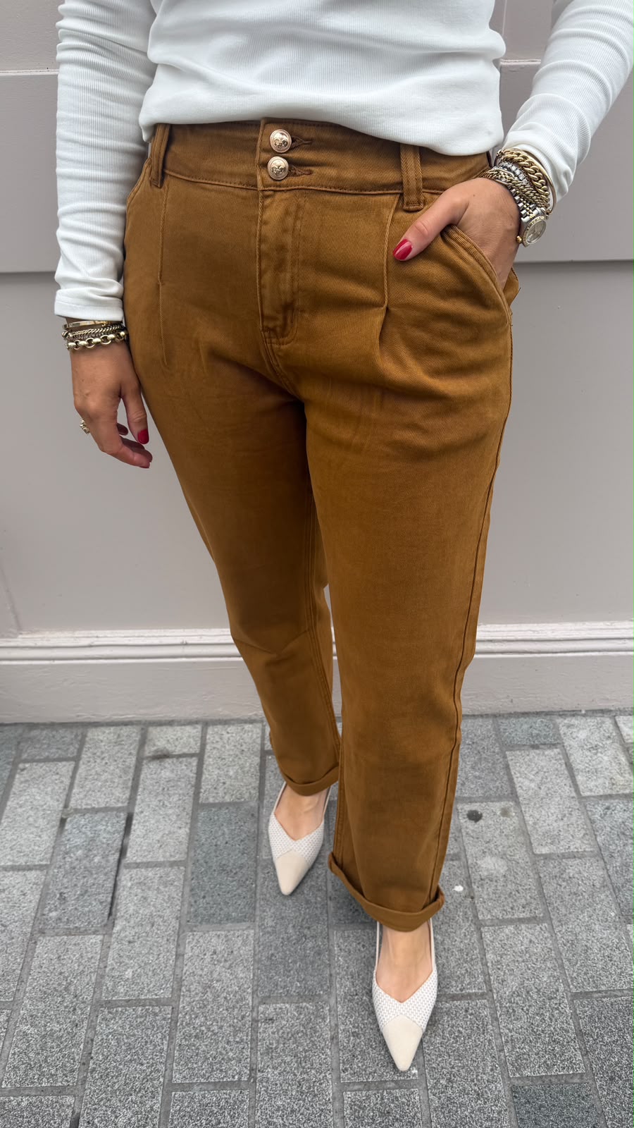 Cora Mom Fit Jeans - Lily's Boutique