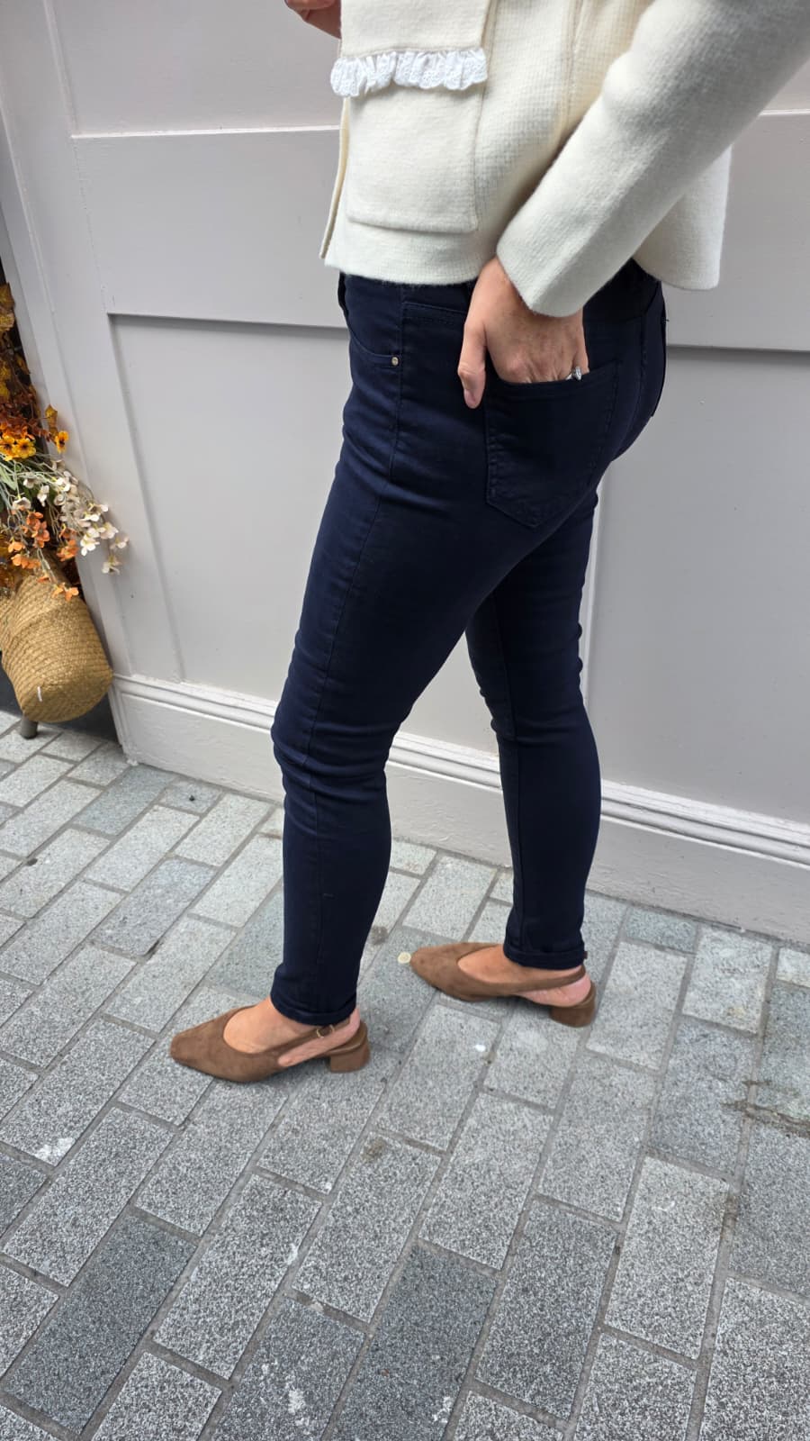 Denise Straight-Leg Jeans - Lily's Boutique