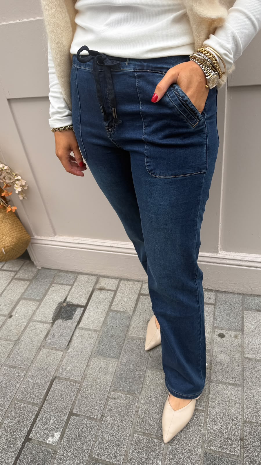 Gerri Straight-Leg Jeans - Lily's Boutique
