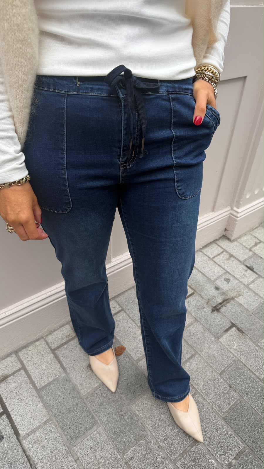 Gerri Straight-Leg Jeans - Lily's Boutique