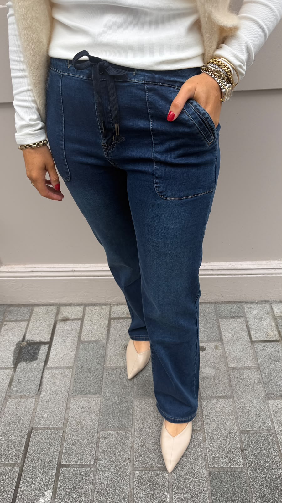 Gerri Straight-Leg Jeans - Lily's Boutique