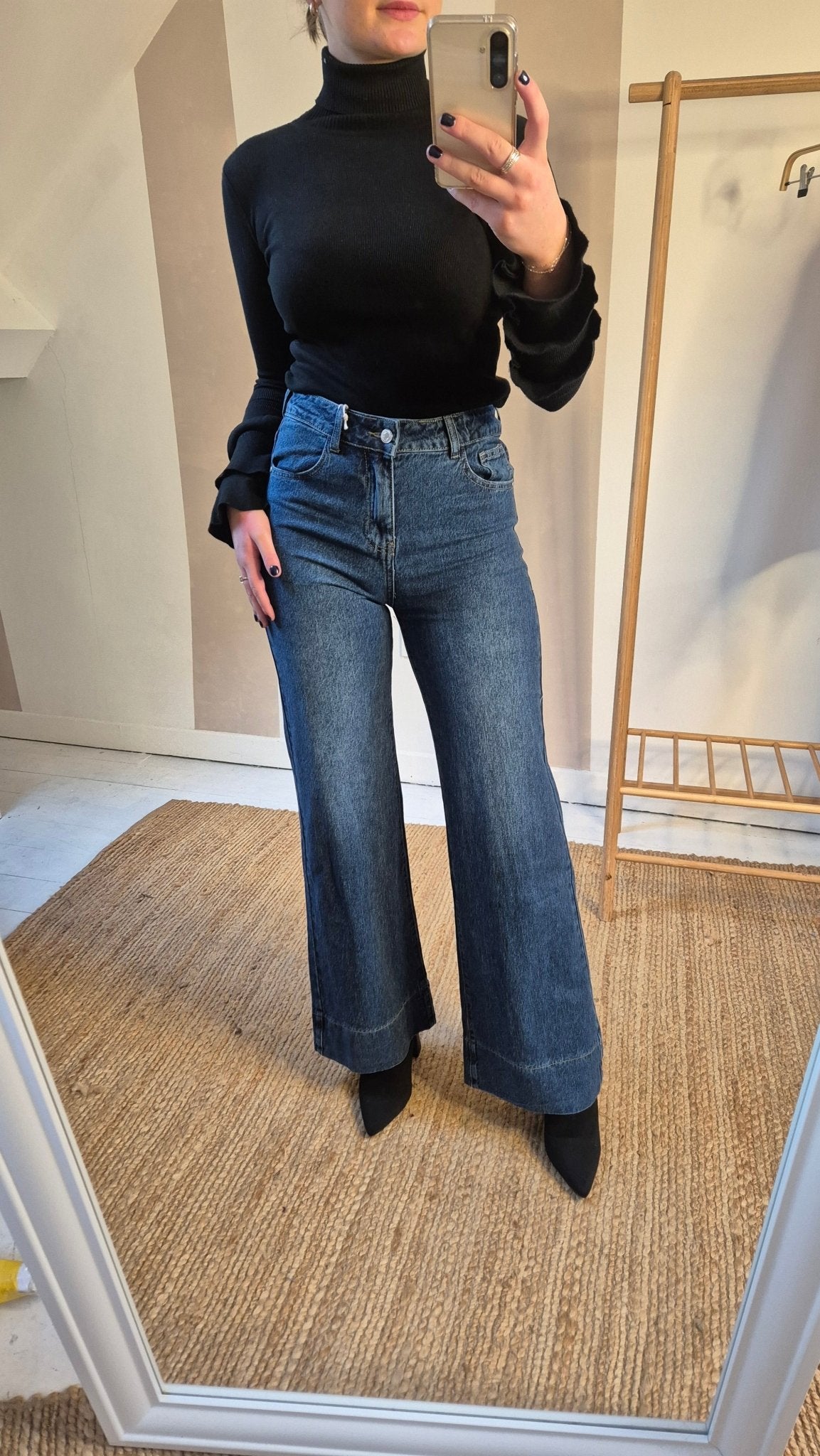 Mille High Wide Jeans - Lily's Boutique