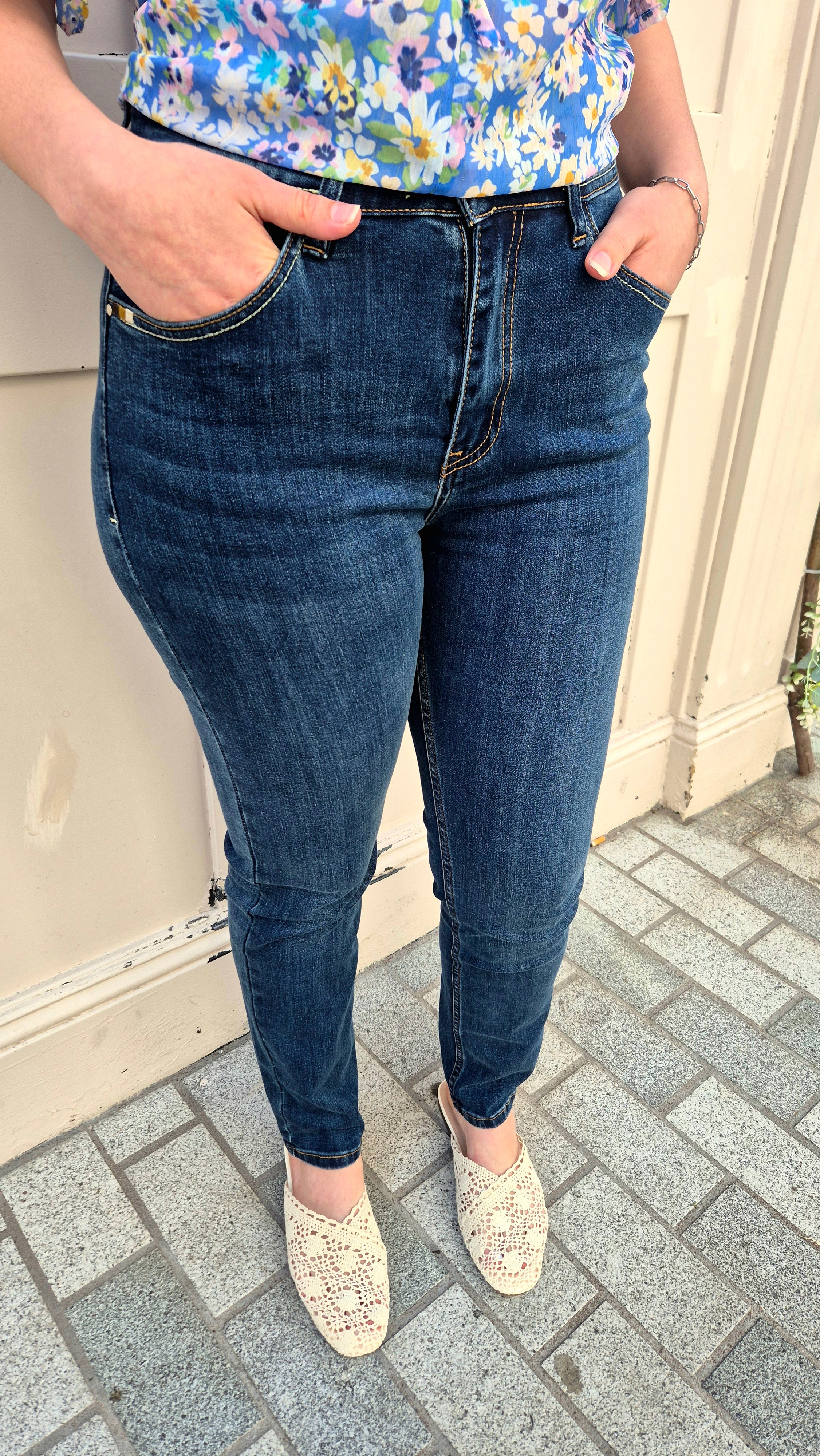 Isla Straight Leg Jeans