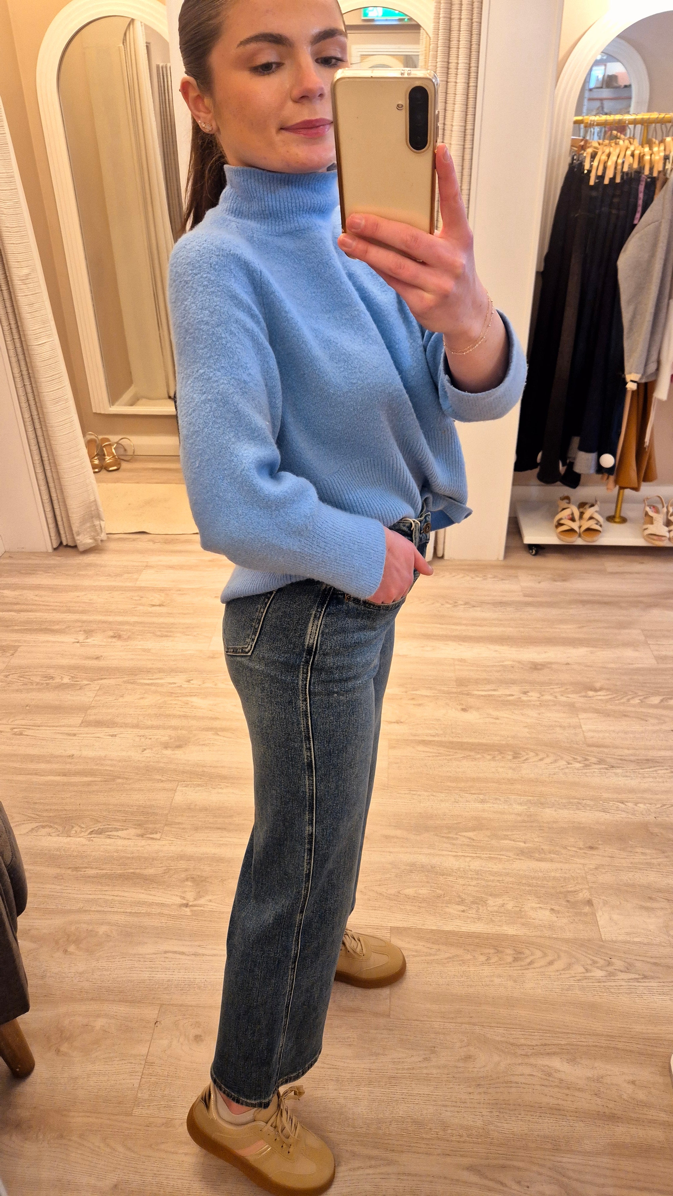 Leah Cropped Straight-Leg Jeans