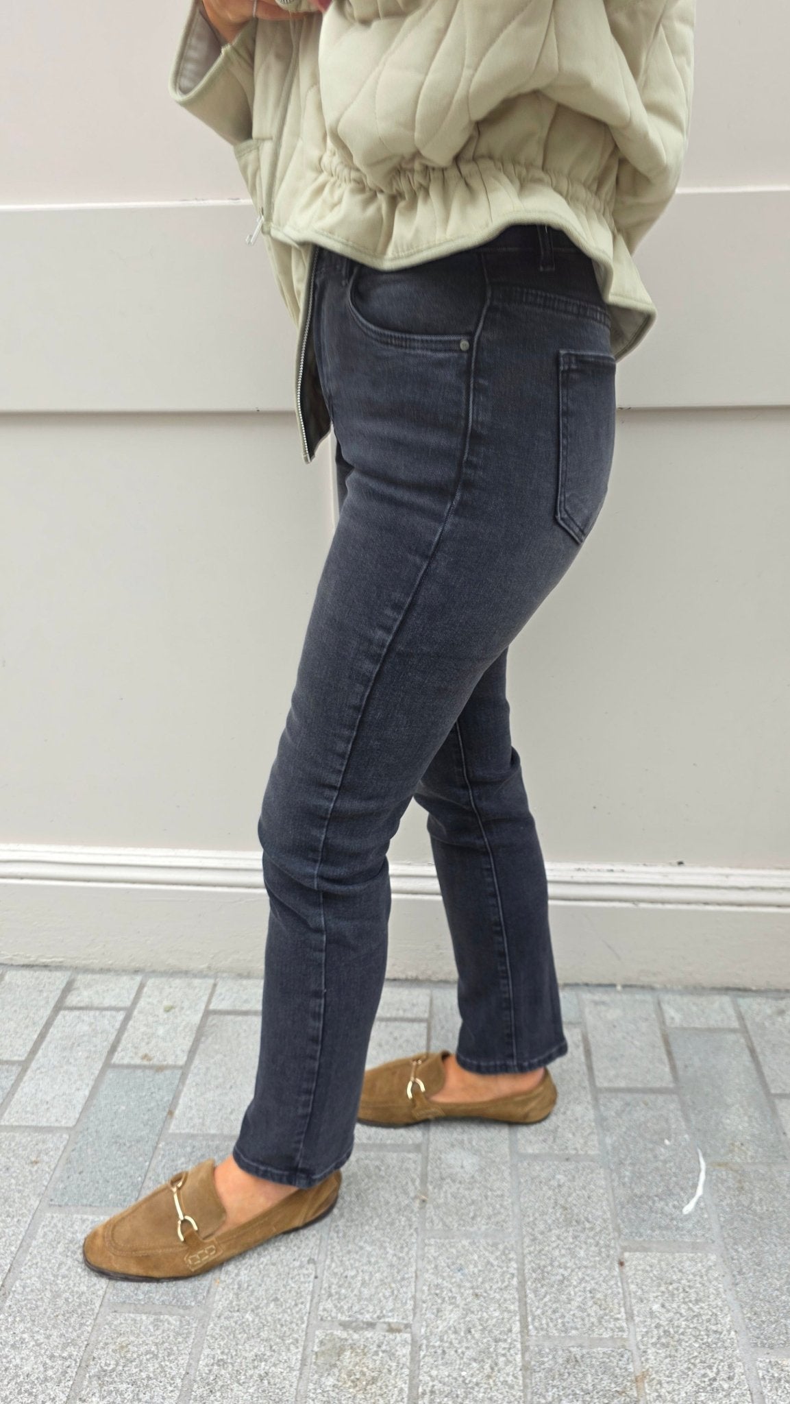 Paula Straight-leg Jeans Grey - Lily's Boutique